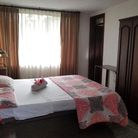 Hosteria La Gaviota Bed and Breakfast Riobamba Buitenkant foto